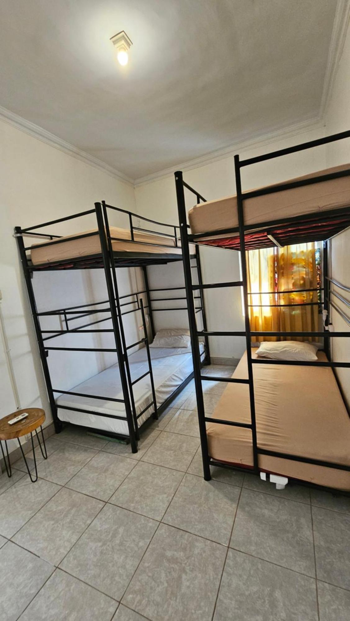 Oke Baik Hostel Yogyakarta Eksteriør billede