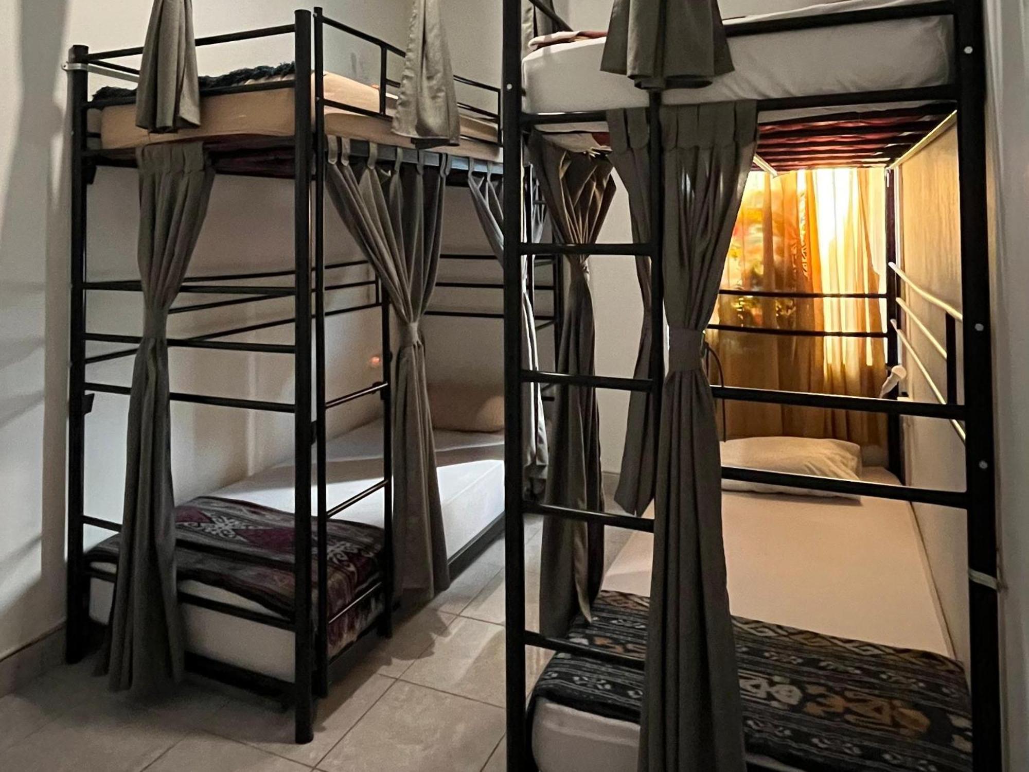 Oke Baik Hostel Yogyakarta Eksteriør billede